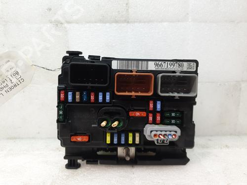 Used Fuse box Fuse box CITROËN C3 II (SC_) 1.4 HDi 70 (SC8HZC, SC8HR0, SC8HP4) (68 hp) 30193372 30193372