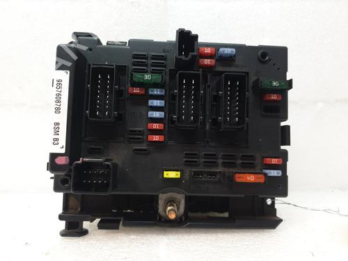 Used Fuse box PEUGEOT 206 Hatchback (2A/C) 1.4 HDi eco 70 (68 hp) 27539823