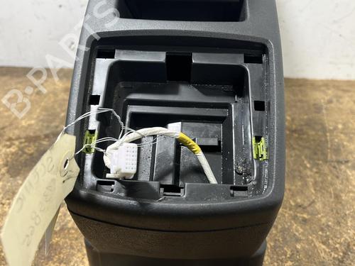 Used Armrest / Center console Armrest / Center console RENAULT SCÉNIC III (JZ0/1_) 1.5 dCi (110 hp) 20379159 20379159