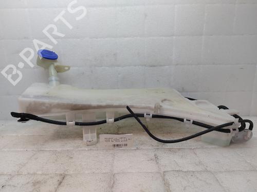 Used Windscreen washer tank PEUGEOT 5008 II (MC_, MJ_, MR_, M4_) 1.5 BlueHDi 130 (MCYHZJ, MCYHZR, MCYHZX) (131 hp) 29387701