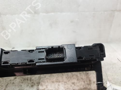 Used Warning switch Warning switch VW T-CROSS (C11, D31) 1.0 TSI (110 hp) 30743742 30743742