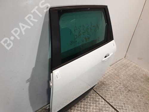 Used Left rear door Left rear door 26579127 26579127