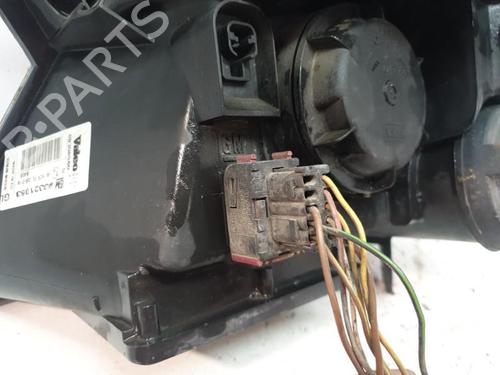 Used Right headlight Right headlight OPEL MERIVA A MPV (X03) 1.7 CDTI (E75) (100 hp) 20381959 20381959