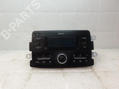 Used Radio DACIA LODGY (JS_) 1.3 TCe 100 (JSNU) (102 hp) 23180137