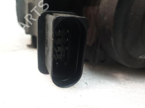 Right headlight VW GOLF VI (5K1) 1.4 | BP31826659C29 