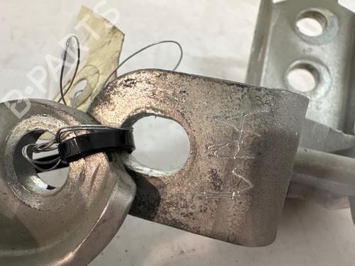 Used Hinge/Door check strap Hinge/Door check strap 39458685 39458685