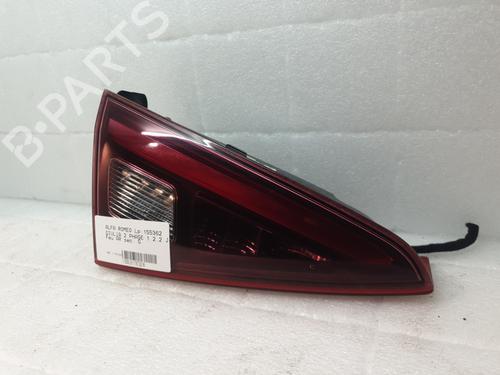 left-tailgate-light-alfa-romeo-giulia-952_-2015-32088880 main image