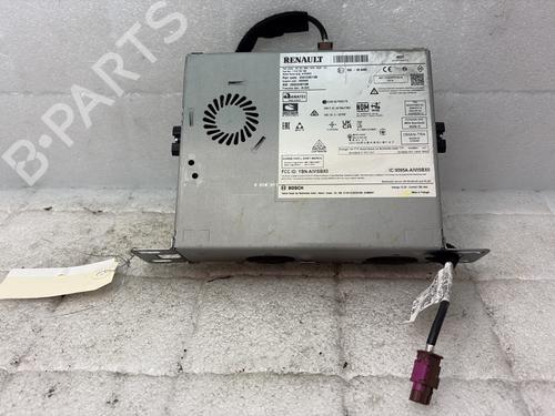 Used Radio Radio RENAULT TWINGO III (BCM_, BCA_) 1.0 SCe 75 (73 hp) 33038900 33038900