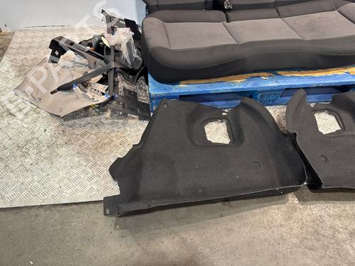 Rear seat CITROËN C3 III (SX) 1.5 BlueHDi 100 (SXYHYP, SXYHTU) | BP38724002C17 - Image 3