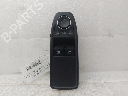 Used Left front window switch RENAULT CLIO V (B7_) 1.5 Blue dCi 85 (B7AG) (86 hp) 22314925