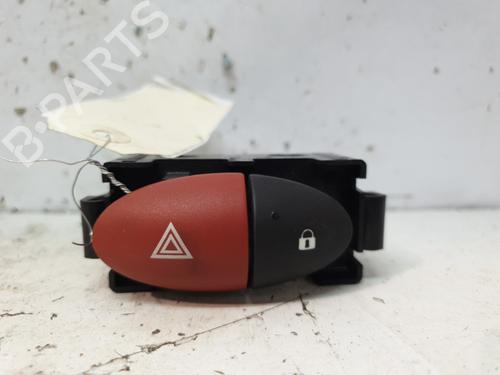 Used Warning switch Warning switch RENAULT TWINGO II (CN0_) 1.2 16V (CN04, CN0B) (75 hp) 20384605 20384605