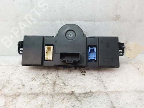 Used Climate control Climate control RENAULT CLIO III (BR0/1, CR0/1) 1.5 dCi (BR17, CR17) (86 hp) 27488013 27488013