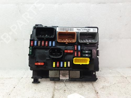 Used Fuse box CITROËN C3 Picasso (SH_) 1.6 HDI 90 (92 hp) 23210871