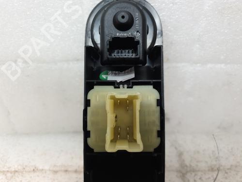 Used Left front window switch Left front window switch RENAULT CLIO IV (BH_) 1.5 dCi 90 (90 hp) 22357256 22357256