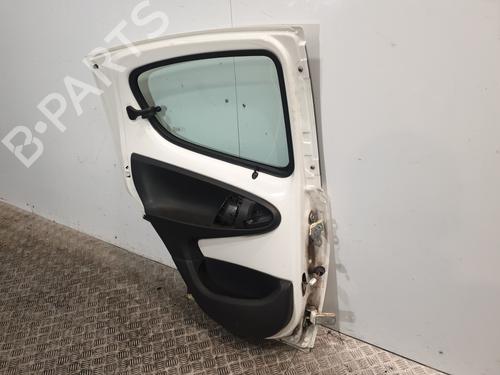 Used Left rear door Left rear door 25030697 25030697