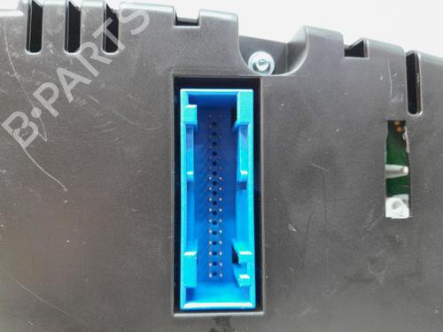 Used Instrument cluster Instrument cluster VW GOLF VI (5K1) 2.0 TDI (110 hp) 20384588 20384588