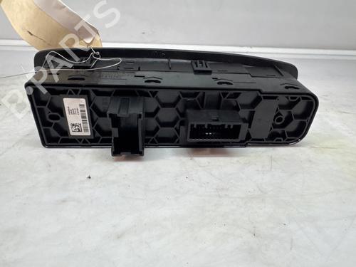 left-front-window-switch-renault-megane-iv-hatchback-b9amn_-2015-40117557 main image