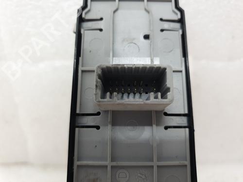 Used Left front window switch Left front window switch RENAULT MEGANE III Grandtour (KZ0/1) 1.5 dCi (KZ1G, KZ1W, KZ0R) (95 hp) 22357222 22357222