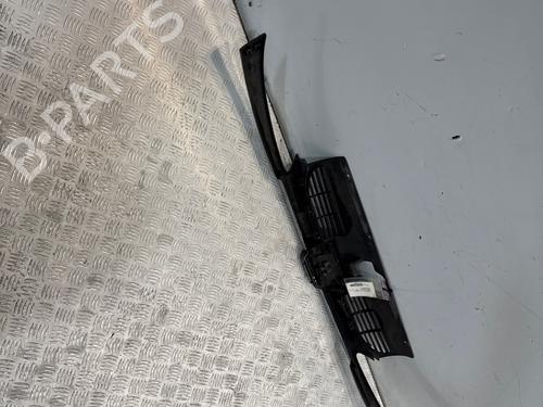 Used Grille Grille 37716122 37716122