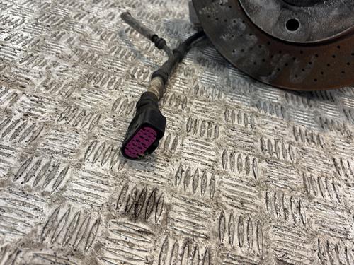 Used Right rear steering knuckle Right rear steering knuckle PORSCHE 911 (991) 3.8 Carrera 4S (400 hp) 31585752 31585752