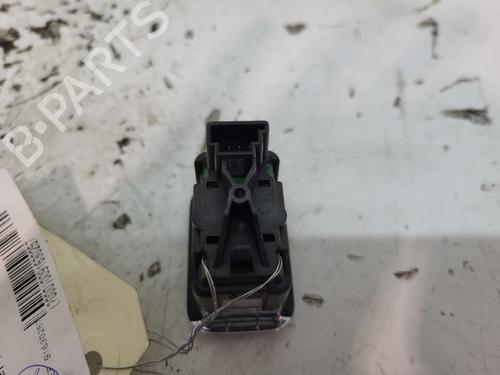 Used Right front window switch Right front window switch MERCEDES-BENZ C-CLASS (W204) C 220 CDI (204.008) (170 hp) 20381447 20381447