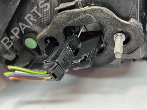 Venstre baglygte Venstre baglygte PEUGEOT 308 II (LB_, LP_, LW_, LH_, L3_) 1.2 THP 110 (110 hp) 33926693 33926693