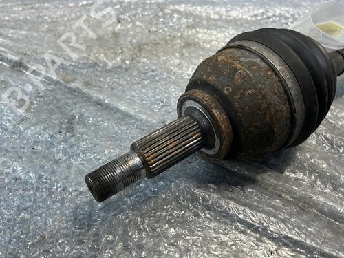 Used Right front driveshaft Right front driveshaft RENAULT TRAFIC III Van (FG_) 1.6 dCi 95 (FGMJ, FGMR) (95 hp) 33917130 33917130