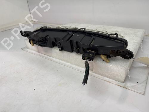 Used Right daytime light Right daytime light 37165737 37165737