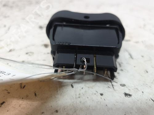 Used Right front window switch Right front window switch DACIA SANDERO 1.4 MPI LPG (72 hp) 20384526 20384526