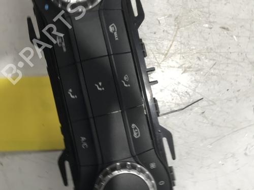 Used Climate control MERCEDES-BENZ A-CLASS (W176) A 160 CDI / d (176.011) (90 hp) 28153908
