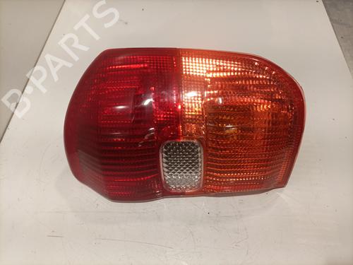 Achterlicht rechts TOYOTA RAV 4 II (_A2_) 2.0 D 4WD (CLA20_, CLA21_, CLA20R, CLA21R) (116 hp) 29571264