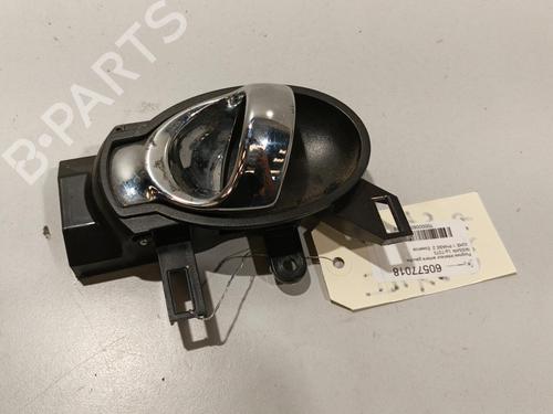 Used Rear left interior door handle NISSAN JUKE (F15) 1.2 DIG-T (115 hp) 22571153