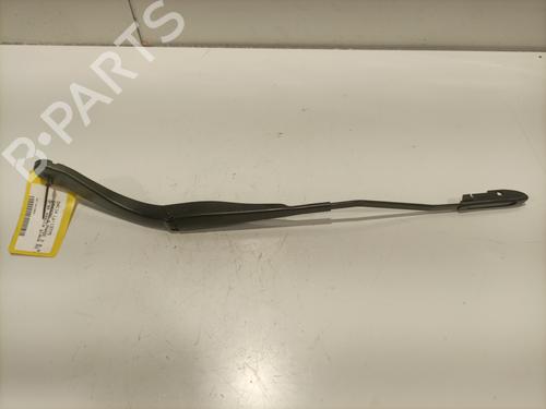 Used Front windshield wiper arm DACIA SANDERO II TCe 90 (B8M1, B8MA, B8AC) (90 hp) 25482863