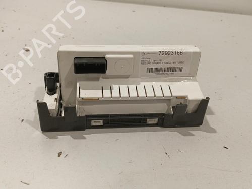 display-monitor-renault-megane-ii-saloon-lm01_-19-dci-8200290542-2003-22588090 main image