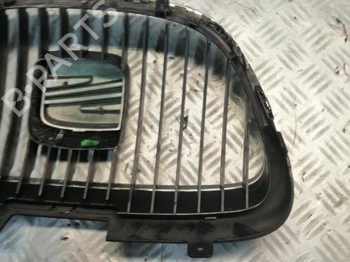 Used Grille SEAT ALTEA (5P1) 2.0 TDI 16V (140 hp) 22584207