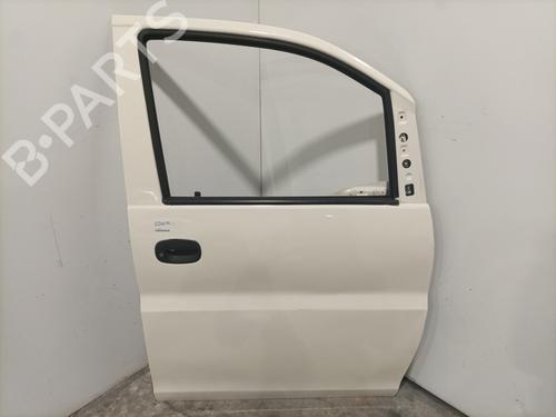 Used Right front door HYUNDAI H-1 / STAREX Bus (A1) 2.5 TCi (101 hp) 31715119