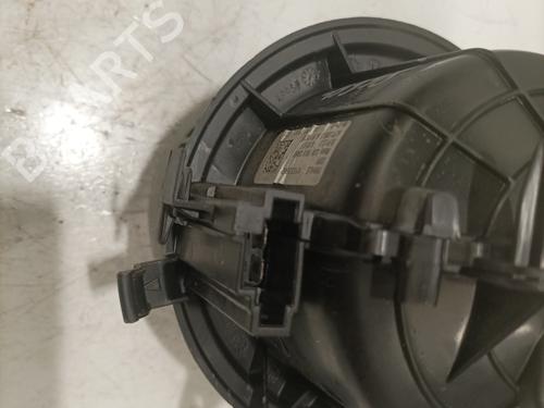 Used Heater blower motor Heater blower motor PEUGEOT 208 II (UB_, UP_, UW_, UJ_) 1.5 BlueHDI 100 (102 hp) 27684244 27684244