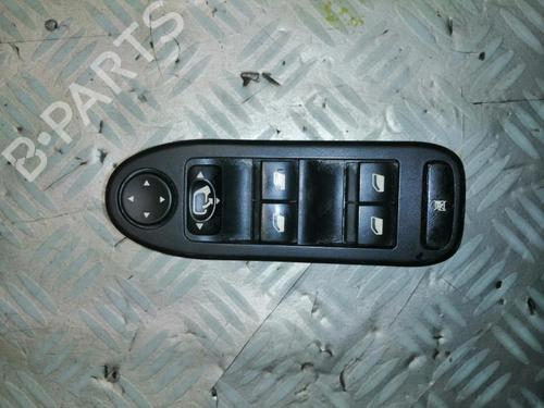 Used Left front window switch Left front window switch CITROËN C5 II (RC_) 2.0 HDi (RCRHRH) (136 hp) 22584004 22584004