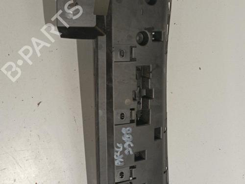 Used Rear bumper bracket Rear bumper bracket LAND ROVER RANGE ROVER IV (L405) 2.0 P400e Hybrid 4x4 (404 hp) 22582609 22582609