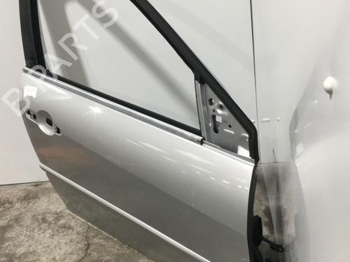 Used Right front door Right front door RENAULT LAGUNA III (BT0/1) 2.0 dCi (BT0M, BT0N, BT0S, BT19, BT1F) (173 hp) 22573188 22573188