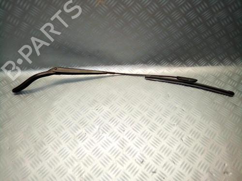Used Front windshield wiper arm RENAULT TWINGO III (BCM_, BCA_) 1.0 SCe 70 (BCMB) (69 hp) 22591853