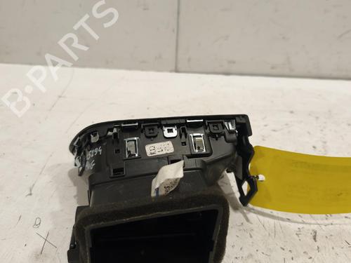 air-vent-renault-megane-iv-hatchback-b9amn_-2015-36650796 main image