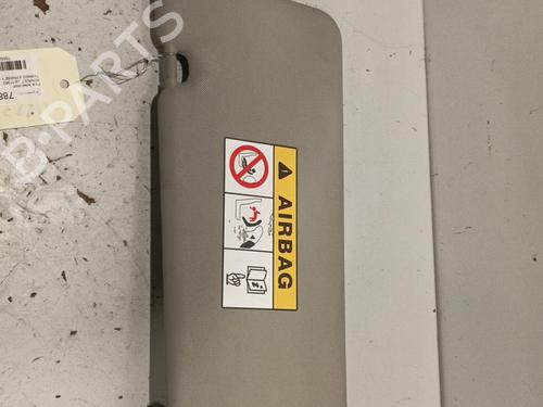 Used Right sun visor Right sun visor RENAULT TWINGO III (BCM_, BCA_) 1.0 SCe 70 (71 hp) 22579842 22579842