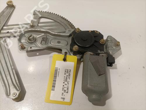 Used Front right window mechanism Front right window mechanism PEUGEOT 205 II (20A/C) 1.7 Diesel (60 hp) 22569344 22569344
