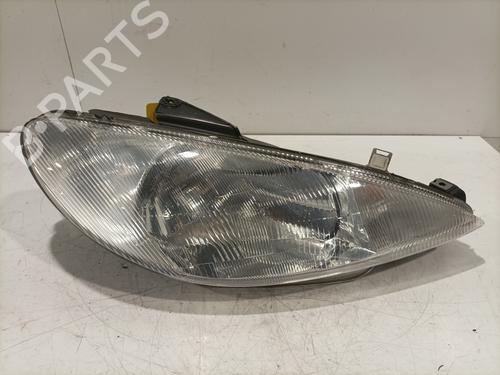Used Right headlight PEUGEOT 206 Hatchback (2A/C) 1.4 i (75 hp) 31859688