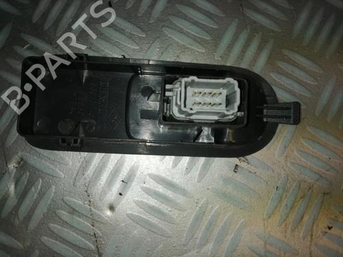 Used Right front window switch RENAULT SCÉNIC II (JM0/1_) 1.9 dCi (JM0G, JM12, JM1G, JM2C) (120 hp) 22584719