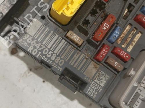 Used Fuse box Fuse box 26297092 26297092