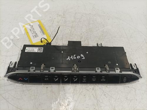 climate-control-fiat-500e-332_-2020-31672776 main image