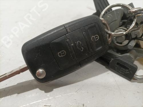Tailgate lock VW POLO IV (9N_, 9A_) 1.9 TDI | BP22579142C101 
