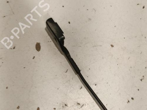 Used Front windshield wiper arm PEUGEOT 208 I (CA_, CC_) 1.6 HDi (92 hp) 22581861